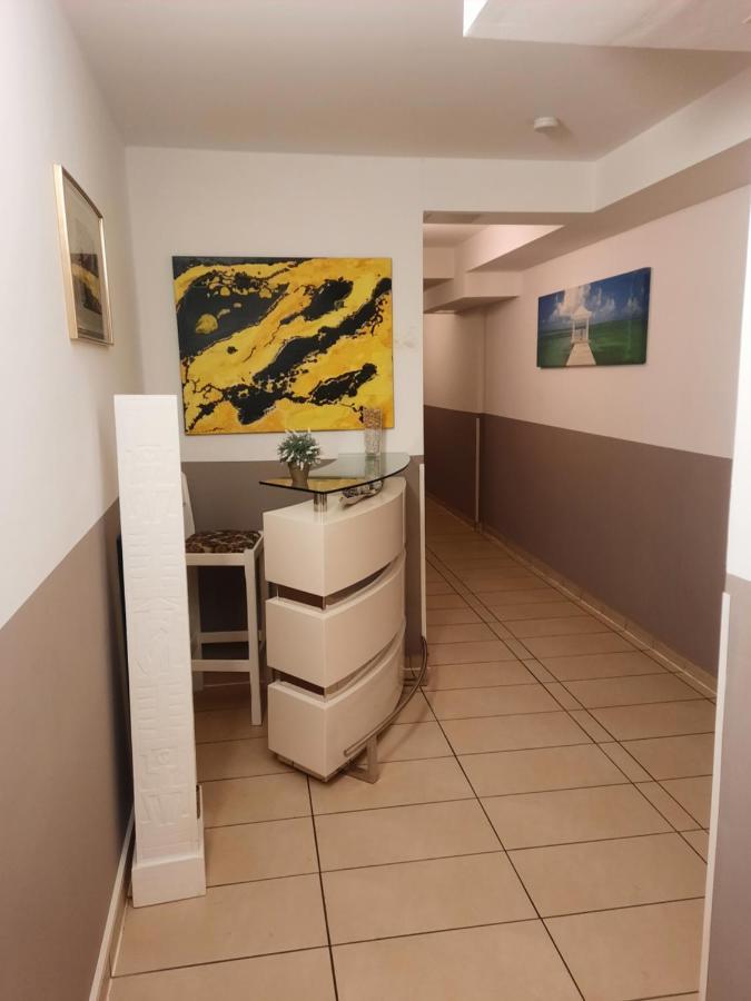 Boardinghouse Oranienburg Appartement Buitenkant foto